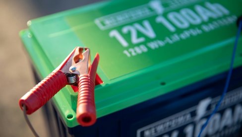 KAKO DA SE AKUMULATOR NIKAD NE ISPRAZNI? Mnogi vozači ne znaju ovu caku