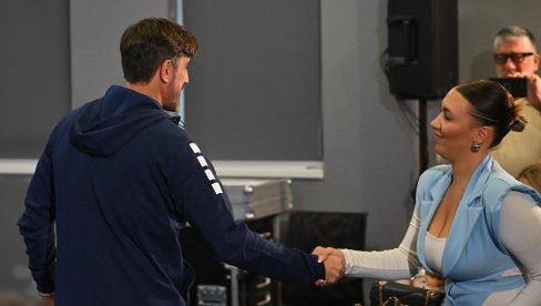 NOVINARI OSTALI ZATEČENI: Evo šta je novi selektor Veljko Paunović prvo uradio (FOTO)