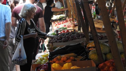 КУПУС ДВОСТРУКО ЈЕФТИНИЈИ НЕГО ЛАНЕ: Зимница за мало пара