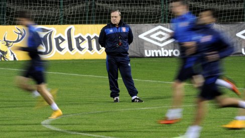 ШОК! Бивши селектор Србије поднео оставку због болесне ћерке