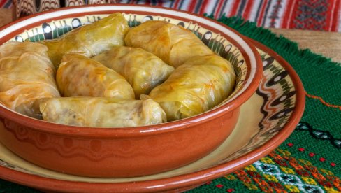 RECEPT ZA POSNU SARMU SA HILANDARA: Uživaćete u savršenom ukusu - evo u čemu je tajna