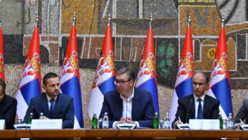 VANREDNE SU OKOLNOSTI, RAZUMEĆE SVAKI ČOVEK Vučić: Ukoliko je potreban dodatni novac za benzin i dizel, idite na rebalans budžeta