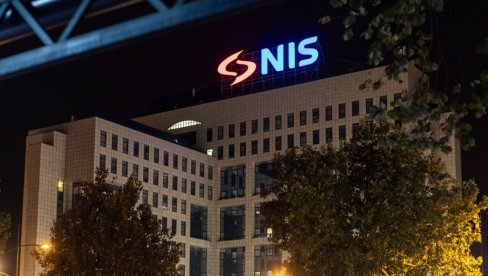 VUČIĆ O NIS-U: Dobili smo licencu do 20. marta, gledaćemo da sačuvamo i rad rafinerije, da obezbedimo rast cele privrede