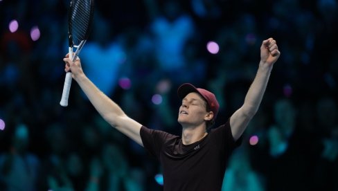 SINER DOBIO SPEKTAKL U TORINO: Italijan pobedio Alkaraza u finalu Završnog mastersa