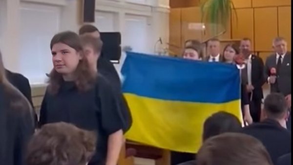 АКО ПОДРЖАВАТЕ РАТ, ОНДА ИДИТЕ ТАМО: Фицо оштро критиковао ученике, они га бојкотовали (ФОТО/ВИДЕО)