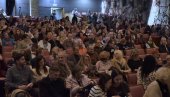 ИЗУЗЕТИ НА ОТВАРАЊУ ЈУГОСЛОВЕНСКОГ ПОЗОРИШНОГ ФЕСТИВАЛА: Документовање трагедије