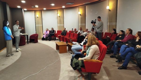 ДИЈАБЕТЕС – НЕЗВАНИЧНА ПАНДЕМИЈА 21. ВЕКА: У Параћину одржана трибина о овој болести (ФОТО)