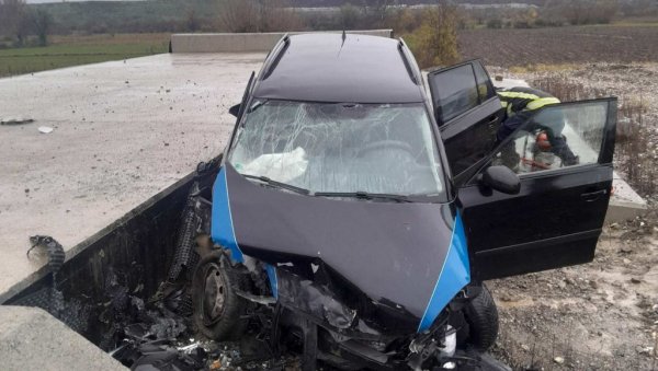 „ОТВОРИЛИ“ АУТО-ПУТ ПРЕ РОКА: Несвакидашњи удес на градилишту „Моравског коридора“ код Краљева