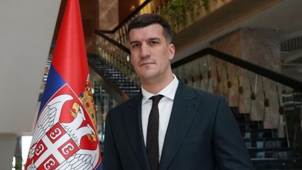 ВРЕМЕ ЈЕ ДА ЈЕДИНСТВЕНО ДИГНЕМО ГЛАС И КАЖЕМО СТОП УСТАШТВУ КОЈЕ СЕ ШИРИ ИЗ ХРВАТСКЕ Кешељ: Не можемо ћутати на покличе Убији Србина