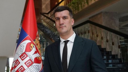 ВРЕМЕ ЈЕ ДА ЈЕДИНСТВЕНО ДИГНЕМО ГЛАС И КАЖЕМО СТОП УСТАШТВУ КОЈЕ СЕ ШИРИ ИЗ ХРВАТСКЕ Кешељ: Не можемо ћутати на покличе Убији Србина