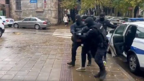 ZAPLENJENA KOLIČINA OPASNE DROGE: U Beogradu uhapšen muškarac kod koga su pronađeni narkotici