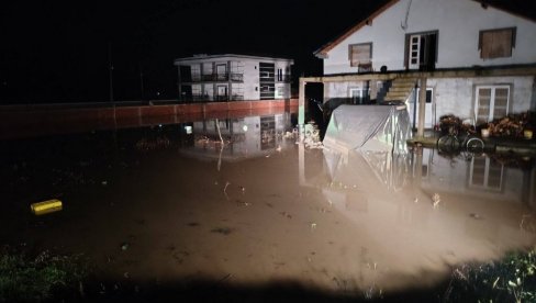 EVAKUISANO DEVET OSOBA: Zatvorena dva mosta za saobraćaj kod Vranja