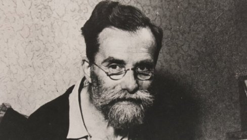 Mobilna aplikacija - CRTAČ PUTNIK PREDAVAČ