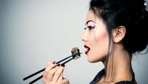 ZAŠTO SE JAPANKE NE GOJE I KAD JEDU KOLAČE: Tajna je neverovatno jednostavna