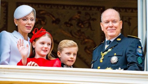 BLIZANCI PRINCA ALBERTA I PRINCEZE ŠARLIN ODUŠEVILI SVET: Retko ih viđamo u javnosti, a sada su izašli da pozdrave građane
