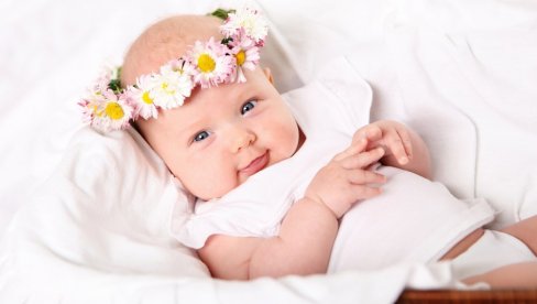 STARO ŽENSKO IME KOJE DONOSI SREĆU I USPEH: Ima prelepo značenje i jaku simboliku, popularno je i u Srbiji