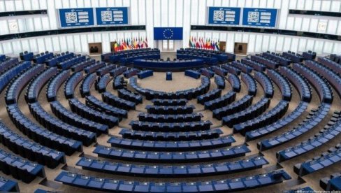 KOD POSLANICE EVROPSKOG PARLAMENTA PRONAĐENA DROGA: Došla u policiju zbog druge optužbe, pa pala zbog sadržine u torbici