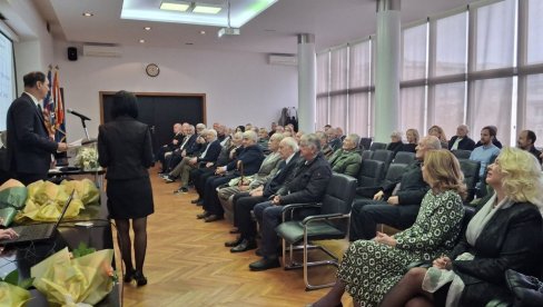 ЗЛАТНЕ ДИПЛОМЕ ЗА ЗЛАТНУ ГЕНЕРАЦИЈУ: Свечаност на Машинском факултету у Београду