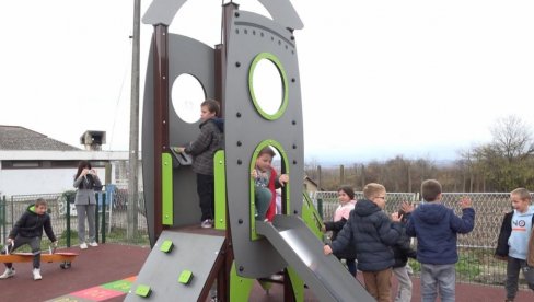 ДВОРИШТАНЦЕ ЗА ИГРУ: Варошица Драгинац добила монерно игралиште