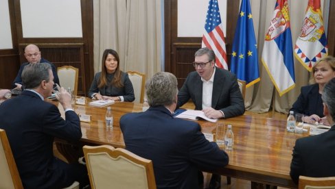 ISTAKAO SAM DA JE ZA SRBIJU VEOMA ZNAČAJNO PITANJE FUNKCIONISANJA KOMPANIJE NIS Vučić se sastao sa kongresmenima Tarnerom i Norkrosom