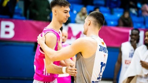 ZVEZDIN ŠPIJUN! Igrali Mega i Budućnost u ABA ligi, a na tribini - više nego zanimljivo