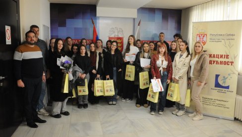 U KRALJEVU URUČENI SERTIFIKATI POLAZNICIMA BESPLATNIH KURSEVA   Nova znanja za radna mesta