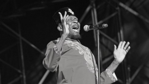 PREMINUO ČUVENI MUZIČAR: Tužne vesti objavila njegova supruga