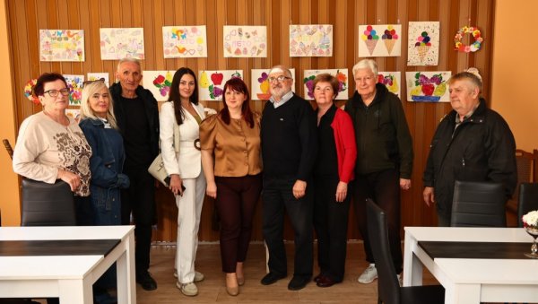 ЈАЧАЊЕ ЗАЈЕДНИЦЕ: Крстовски са пензионерима о изазовима и новим пројектима (ФОТО)