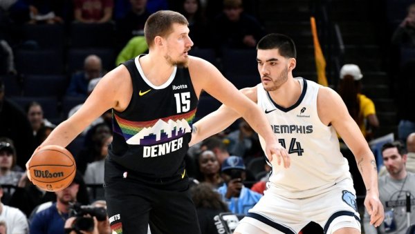 КАКВА НОЋ СРБИНА! Трипл-дабл бруталног Николе Јокића, али о једном потезу бруји цео свет (ВИДЕО)