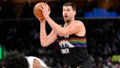 DENVER IGRA TOPLO-HLADNO: Nikola Jokić ne popušta!