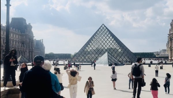 УХАПШЕН И ЧЕТВРТИ КРАДЉИВАЦ: Власти ухватиле последњег члана банде која је опљачкала Лувр, али од накита ни трага