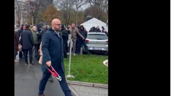 СТОП НАСИЉУ ОПОЗИЦИЈЕ Бакарец: Стефан Јањић наоружан србосеком дошао да убија