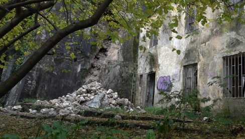 OBILNE PADAVINE PROBLEM ZA NAJSTARIJE JEZGRO HERCEG NOVOG   Kiša srušila gradske zidine