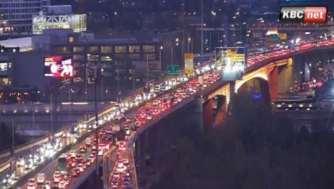 OVDE JE NAJVEĆA GUŽVA: Vozačima se savetuje oprez jer je prestonica gusta - na ovim delovima vozila mile (FOTO)