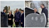 VUČIĆ I ORBAN U SUBOTICI: Obišli grob Ištvana Pastora (FOTO)