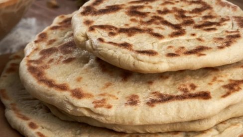 RECEPT ZA GRČKE LEPINJE: Mekane i vazdušaste, a gotove za 15 minuta