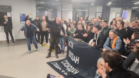 BEOGRAD OVO NE PAMTI: Grobari napravili doček na aerodromu Nikola Tesla za Željka Obradovića (VIDEO)