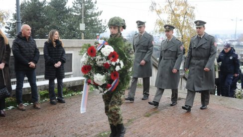 VEČNI PIJETET OSLOBODIOCIMA: Kraljevčani obeležili Dan oslobođenja u Drugom svetskom ratu