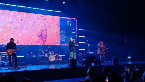 LJUBAV MORA DA ZAVLADA: Toni Cetinski održao i treći koncert i otkrio šta ga je pokrenulo (FOTO)