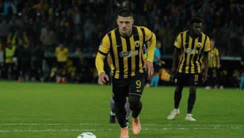 ХЕТ-ТРИК ЛУКЕ ЈОВИЋА НАКОН ШЕСТ ГОДИНА! Србин три пута тресао мрежу у дербију Панатинаикос - АЕК