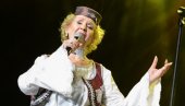 ODUŠEVILA ME JE: Lepa Lukić videla pesmu koju joj je posvetila obožavateljka - Želim da je upoznam i da joj pokažem da sam tu...
