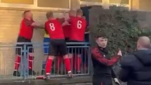 KAKAV HAOS! Fudbaleri upali u svlačionicu suparnika i pretukli ih (VIDEO)