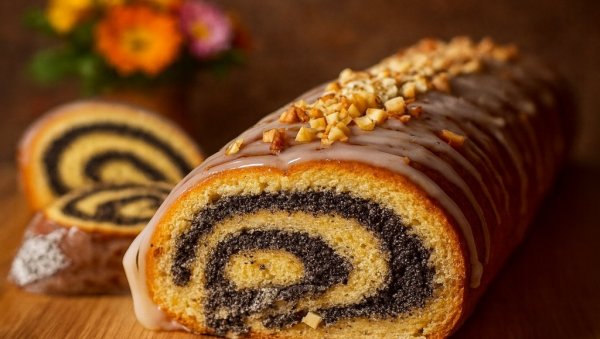 ДОМАЋА ШТРУДЛА СА МАКОМ: Мекана, мирисна и празнична