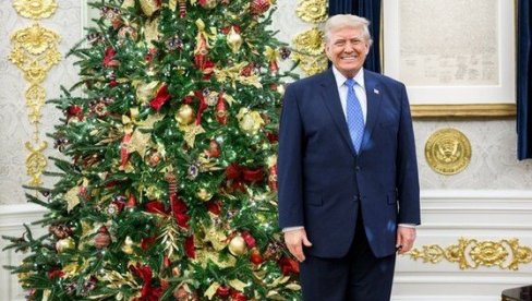 TRAMP SE VEČERAS OBRAĆA NACIJI IZ BELE KUĆE: Ovo je bila sjajna godina za SAD, a  najbolje tek dolazi