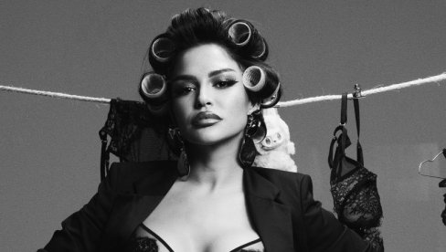 CRNA ČIPKA: Aleksandra Mladenović nikad izazovnija - “Stiže nešto potpuno drugačije (FOTO)