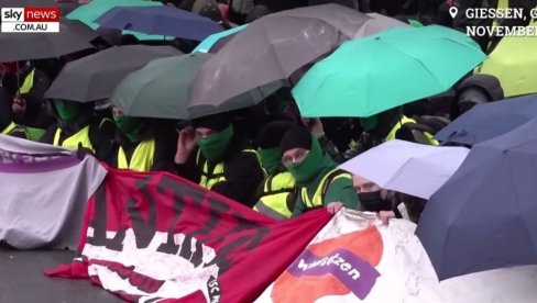 СВЕТСКА ПОДЕЛА: Глобалисти против суверениста од Америке до Европе