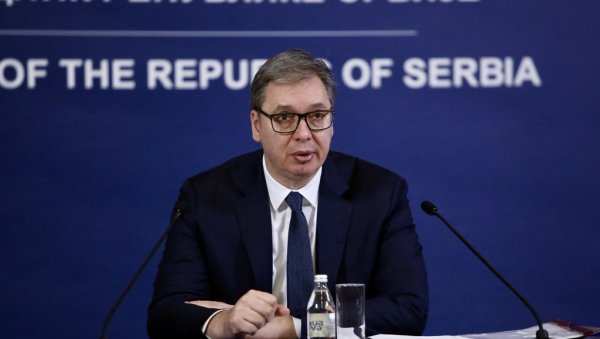 ВУЧИЋ ОГОЛИО БЛОКАДЕРСКО ЛИЦЕМЕРЈЕ: Томановић би требало да представља тзв. студентску власт, а гони некога јер му је рекао да је блокадер