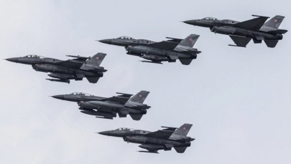 ПОЉСКА ПОДИГЛА БОРБЕНЕ АВИОНЕ! Системи противваздушне одбране су у приправности