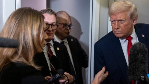 GLUPA JE I GADNA Tramp ponovo uvredio novinarku