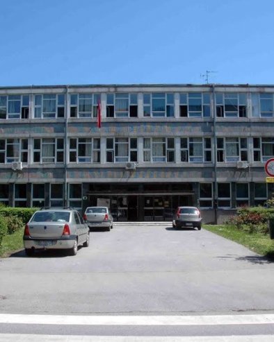 УЧЕНИК ПРОНАШАО ПАПИР НА КОМЕ ЈЕ ПИСАЛО УБИЋУ ВАС: Хитно се огласило Министарство просвете о догађају у ОШ Надежда Петровић